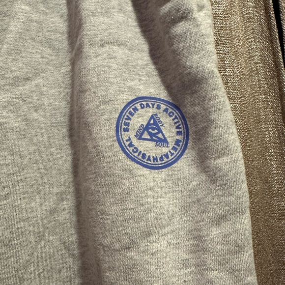 NWT Women's 7 Day Active Classic Gray Crewneck Sweatshirt and Sweatpants SET - Picture 5 of 7